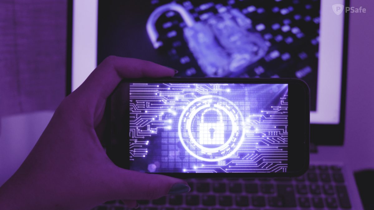 Imagem de tela de celular com a imagem de um cadeado em destaque